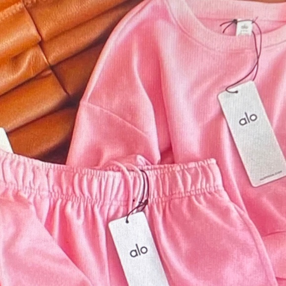 ALO Yoga Kids Bright Pink Pajama Set - Picture 4 of 6